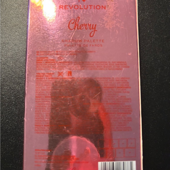 2 Makeup Revolution Palettes - Picture 8 of 8